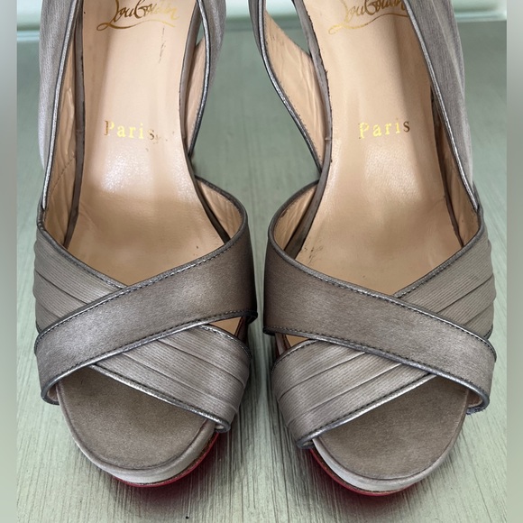 Christian Louboutin Onemore 120 Grey Crepe Satin with Silver piping size 38 (8) - Picture 11 of 11